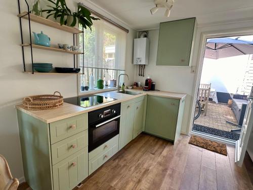 Kitchen, Vakantiehuis Flori in Bergen-Centrum