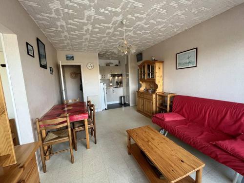 Appartement à 50m plage: 2 chambres, 2 balcons fermés, animaux admis, parking privé, St Hilaire de Riez - FR-1-324A-10