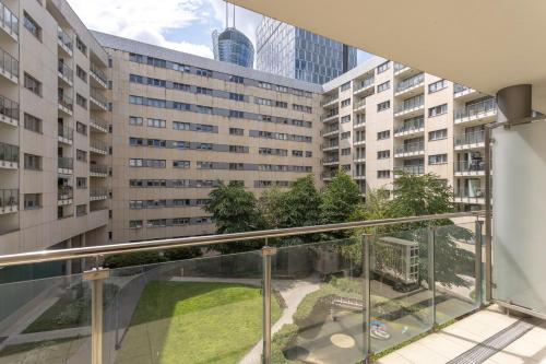 Urban Chic - Oxygen Residence - Wola - WroniaAB, Varsovie