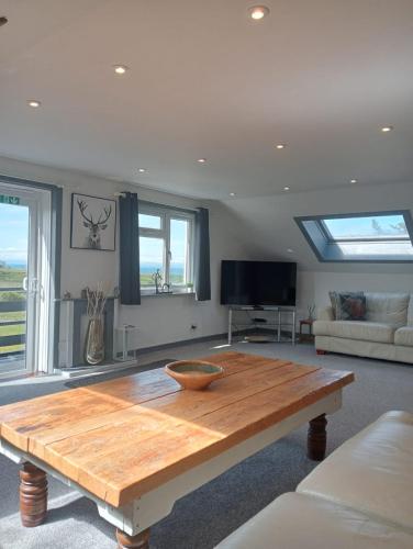 . Self Catering Spacious open plan 3 bed apartment with sea views