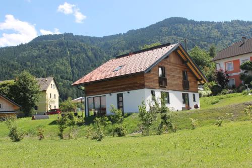Huis 3landenpunt AT-SLO-IT bij de piste in Arnoldstein, Österreich