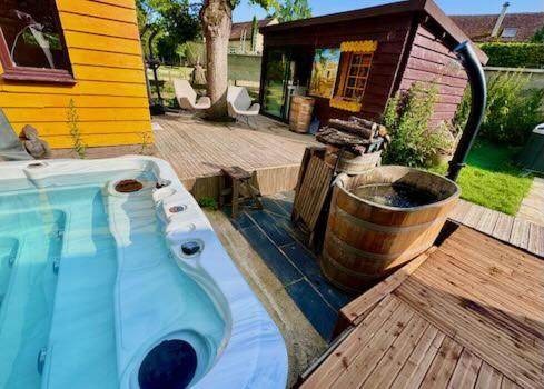 Заобикаляща среда, O et Terre, gite ressourcement bains spa cryo sauna et foret in Ville-Saint-Jacques