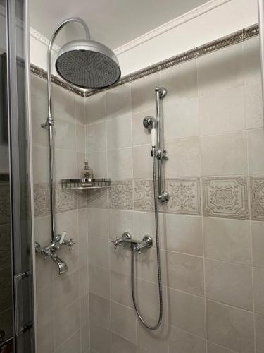 Regal House Anzio Manetti 16 2