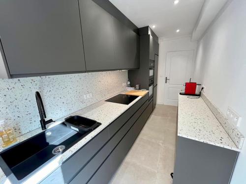 Viva Riviera Large 3 Bedrooms with balcony