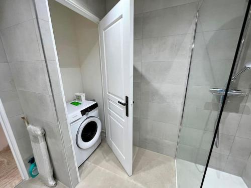 Viva Riviera Large 3 Bedrooms with balcony