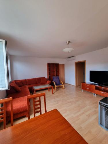 3 room Apartment near the train station and center, Bratislava (foto 6)