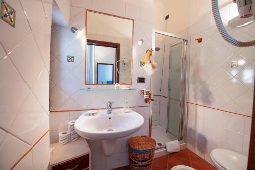 Vanni Apartment by Mamo Florence - image 13