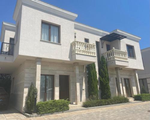 Hotelli välisilme, Majestic Villas Pomorie Park in Sarafovo