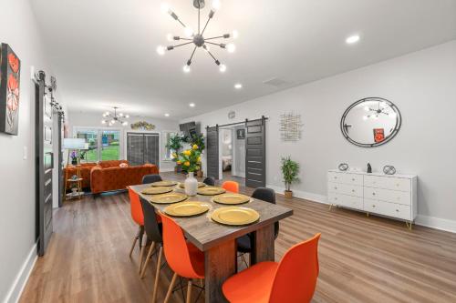Cute Haven In Athlanta by Deity Villas thumb 3
