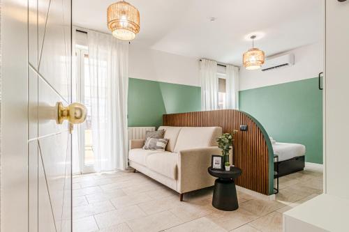 Japandi Apartment, Zona Porto Livorno con Balcone e Jacuzzi Idromassaggio 4