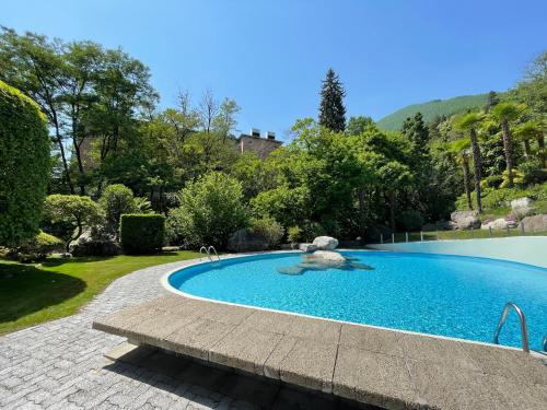 Vrt, Minusio Locarno Navengana Apt 5 in Minusio