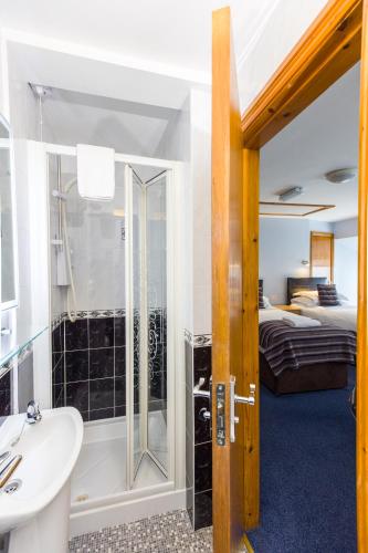 The Dingle Pub B&B - image 11