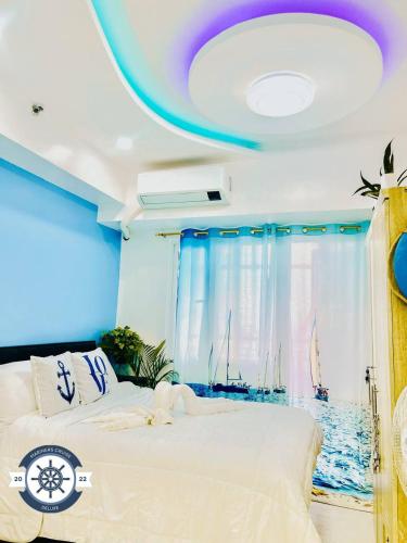 Ocean theme Navy Blue Deluxe Suite with PS4 and Balcony overlooking Manila Bay and Manila Zoo plus near Manila Yacht Club and Star City, Manila (photo 10)