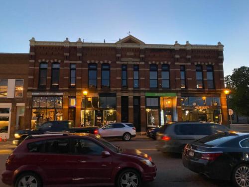 Lumberjack Inn with rooftop in Stillwater (MN)