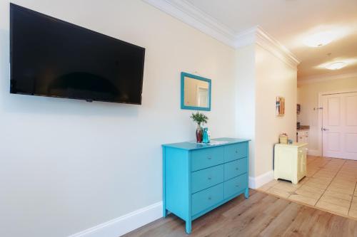 Atlantic Breeze Suites - image 14