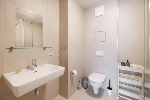 Ottakring Studio Apartment - image 12