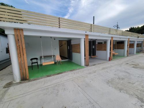 龍園民宿二館 near Southern Branch of the National Palace Museum