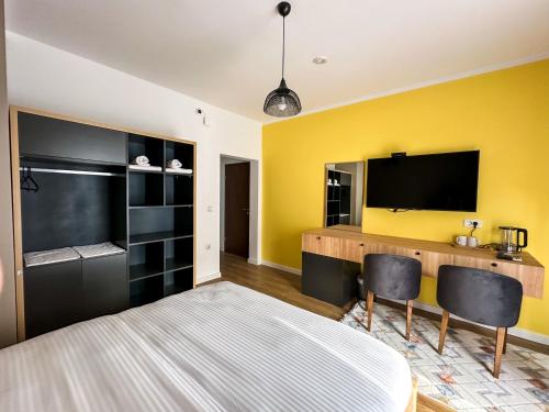 1 queen bed