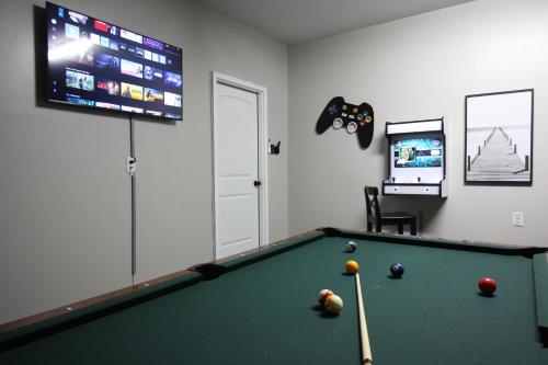 Crystal Coast Retreat with Game Room in Central Location in Swansboro, USA
