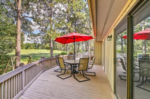 Charming Pinehurst Getaway with Golf Course View! in Pinehurst
