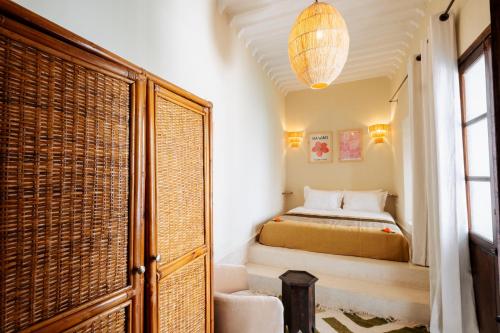 Standard Queen Room image 8