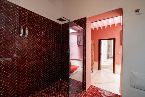 Riad Zi - main image