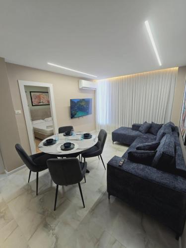 Instalaciones, GK apartments Ballerina in Bat Yam
