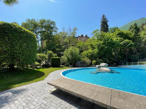 Vrt, Minusio Locarno Navengana Apt 5 in Minusio