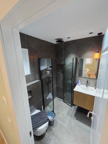 Ducha, GK apartments Ballerina in Bat Yam