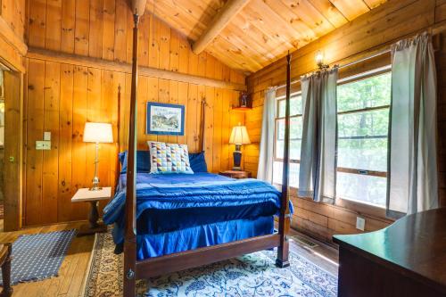 Cozy Jasper Cabin Walk to On-Site Waterfall! - image 10