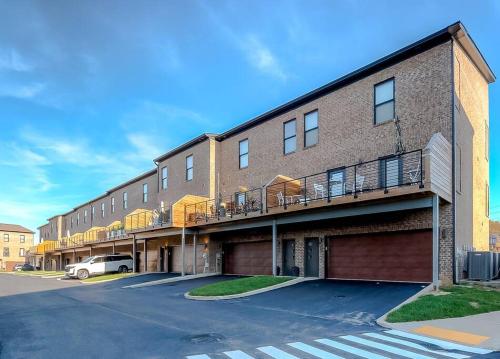 Erkély/terasz, Luxurious 3 BR Distillery District Townhouse in Lexington (KY)
