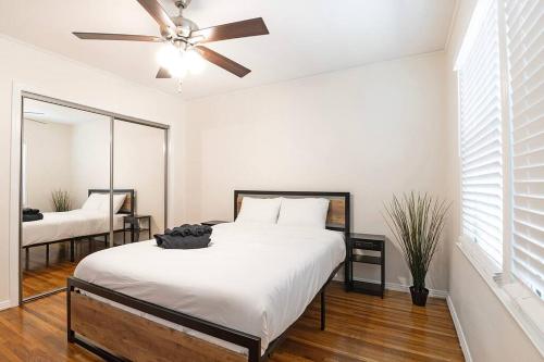 Modern 1BR Apartment Hollywood