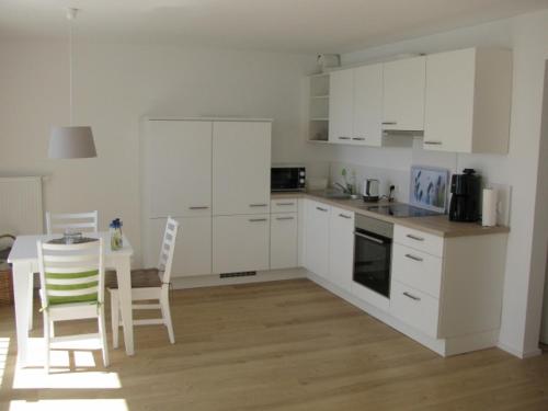 Haus Malerecke - Ihr Feriendomizil direkt am See! in Langenargen