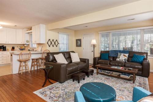 Bears` Lodge at Bonclarken in Flat Rock, USA
