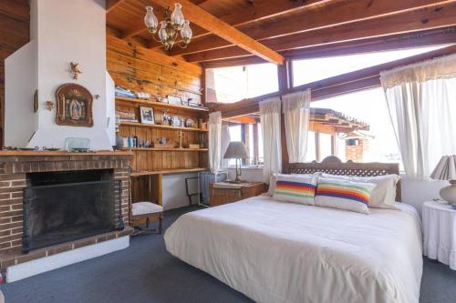 Cozy Cabin in Avandaro in Valle de Bravo, Mexico