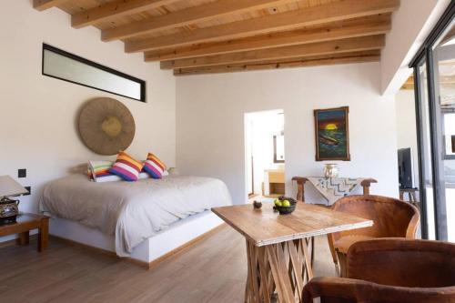 Cozy Cabin in Avandaro in Valle de Bravo, Mexico