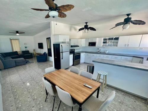 Casa Mariposa - Hilltop home with Pool and Rooftop in Vieques