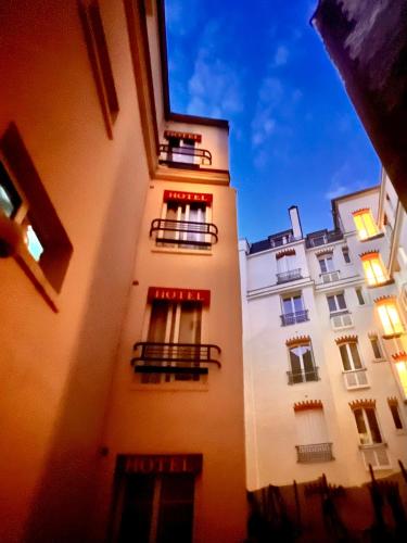 Luxor Bastille Hotel - image 14