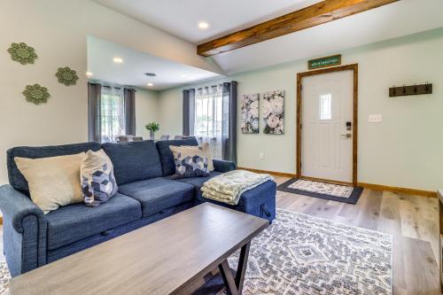 Cozy Grass Lake Home with Patio, Fire Pit and Kayaks! in Grass Lake, USA
