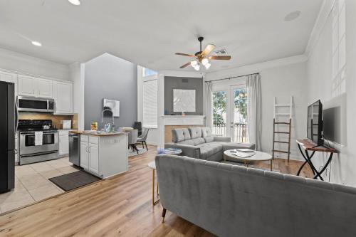Upscale 3 Bedroom Townhome in M-Streets! in Dallas, USA