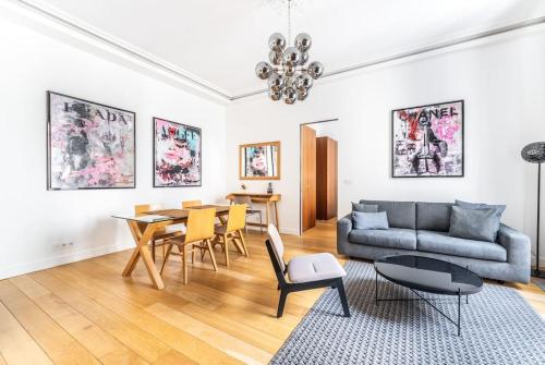 Luxury Appartement Champs Elysees, Париж