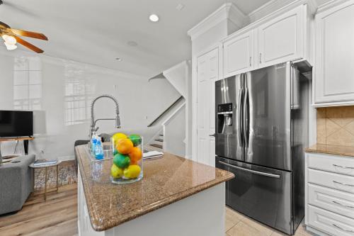 Upscale 3 Bedroom Townhome in M-Streets! in Dallas, USA