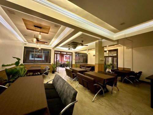TAKHT- Executive Rooms & Suites 2