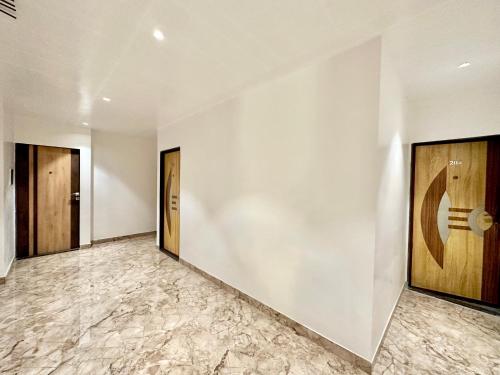 TAKHT- Executive Rooms & Suites 5