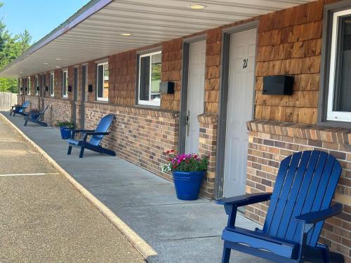 North Coast Place, Hotel & Apartments  in Harvey (MI)