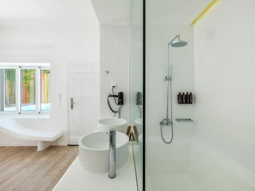 Deluxe Room with Private Pool image 10