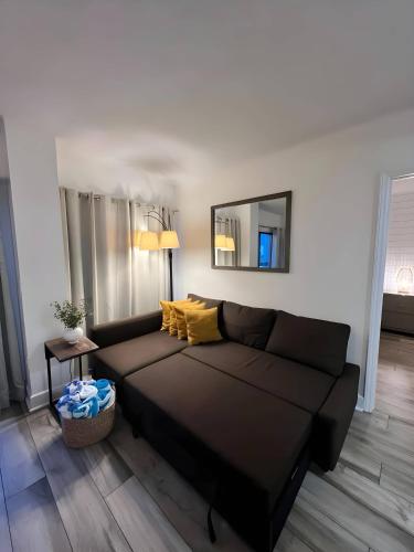 Renovated and cozy apartment near universal