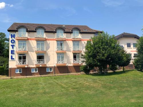 Зовнішній вигляд готелю, Hotel Imperium in Моравске-Топліце