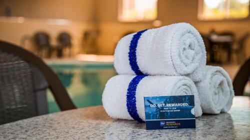 בריכת שחיה, Best Western Plus North Joliet in יולייט(אי אל)