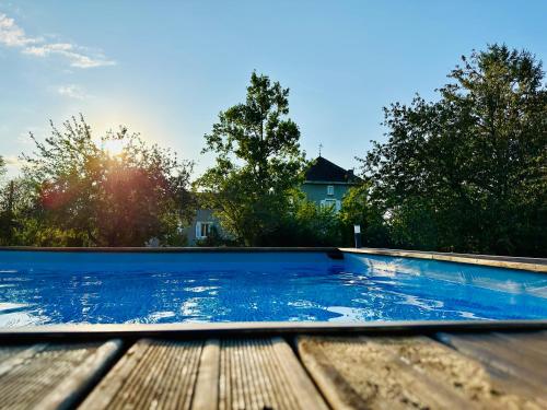A szálláshely kívülről, Le Pavillon, Grand Manoir du XVIIe avec Piscine, Bain Nordique et accès privé à la Charente (Le Pavillon, Grand Manoir du XVIIe avec Piscine, Bain Nordique et acces prive a la Charente) in Alloue